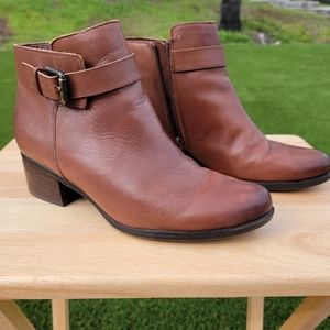 Naturalizer 11W leather ankle boots